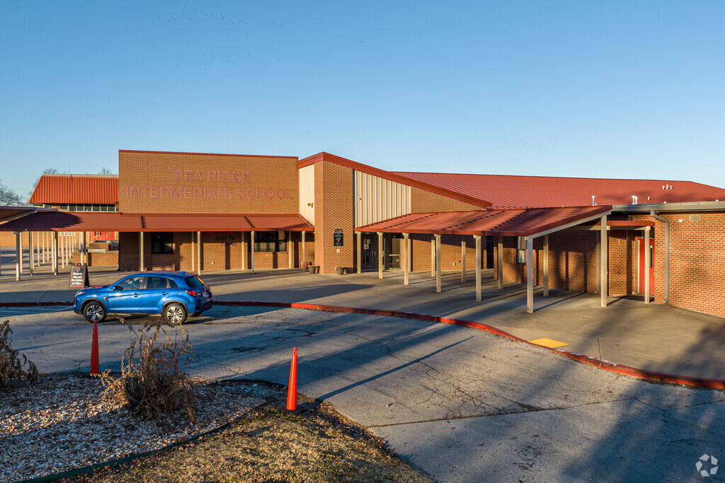 Pea Ridge Intermediate School holds a B rating on Niche.com.