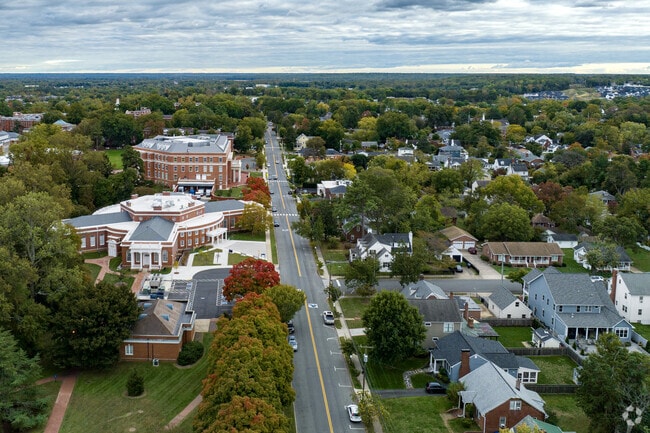 The University of Mary Washington is just a mile from Lafayette.