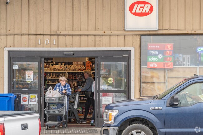 Ocean Shores locals head to the nearby Ocean Shores IGA to do their grocery shopping.