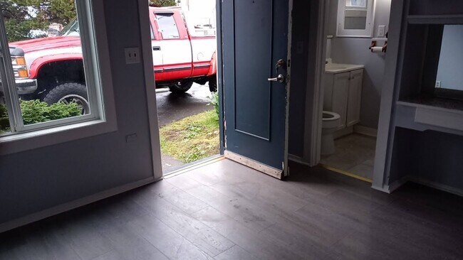 430 S Holladay Dr unit 1, Seaside, OR 97138 - photo 5