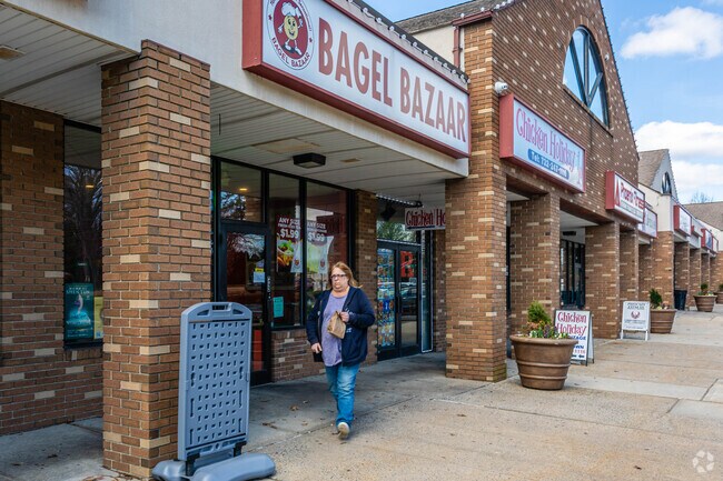 Bagel Bazaar offers fresh bagels at the Heritage Plaza in Milltown, NJ.
