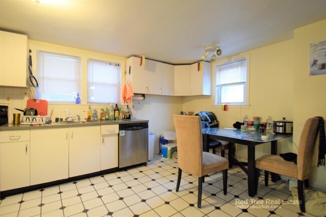 505 Washington St unit 2C, Brighton, MA 02135 - photo 5