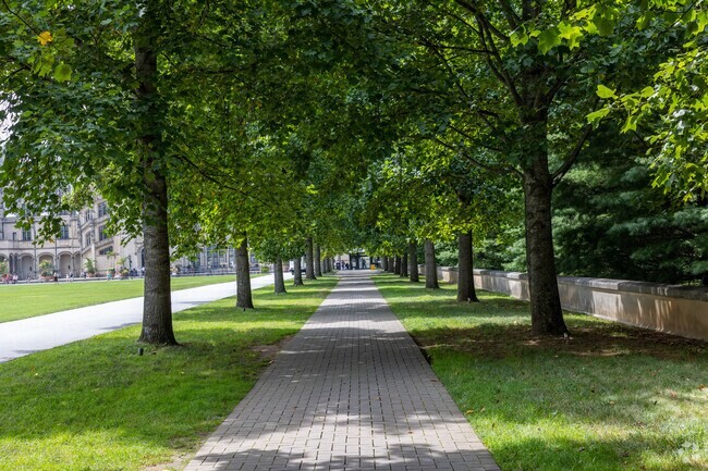 Biltmore Forest residents can visit historic establishments like the historic Biltmore Estate.