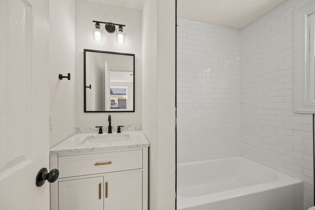 209 N Spring St, Winston Salem, NC 27101 - photo 7