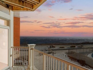 4110 S Lake Dr Unit 341B, Saint Francis, WI 53235