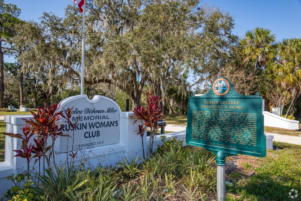 Neighborhood_Ruskin_V2_81123