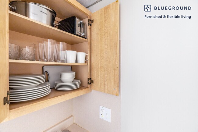 62 Boylston St unit FL3-ID240, Boston, MA 02116 - photo 6