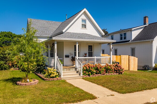 Three Corners has a good variety of home types and styles.