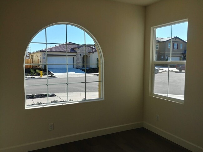 2481 Azalea Ave, Tracy, CA 95376 - photo 5