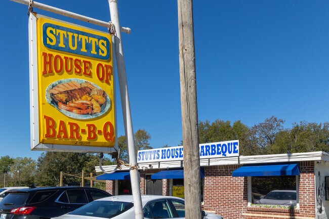 Smoked ribs and hot links will keep you coming back to Stutts Bar-B-Q in Joe Louis Addition.