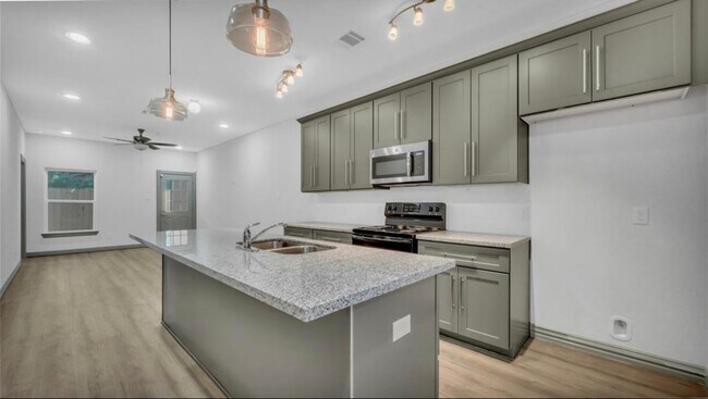 4118 Mallow St unit A, Houston, TX 77051 - photo 4