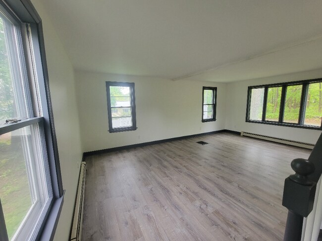 9 Jean St, Kittery, ME 03904 - photo 5