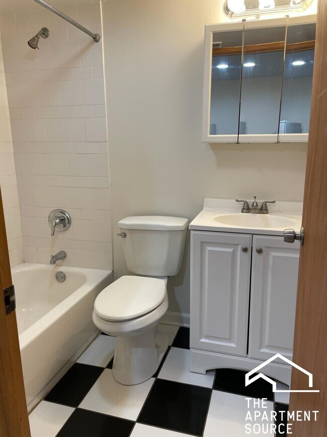 2230 N Lockwood Ave unit G, Chicago, IL 60639 - photo 7