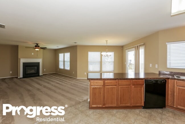 6329 Highland Commons Dr, Charlotte, NC 28269 - photo 4