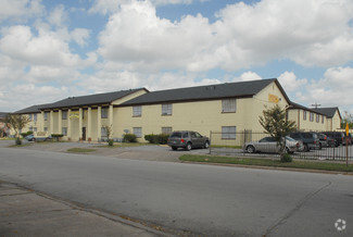 7611 Glenview Dr, Houston, TX 77061