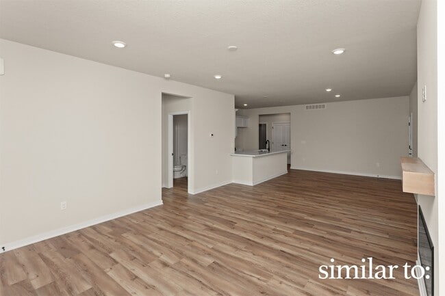 9740 Regatta Ln, Johnston, IA 50131 - photo 2