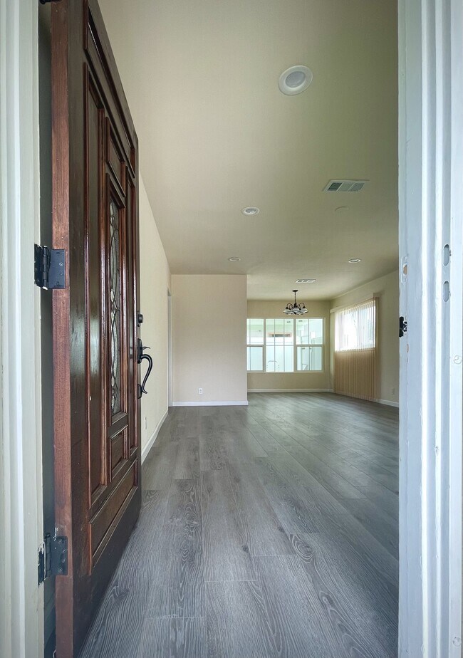 7949 Clearfield Ave, Panorama City, CA 91402 - photo 2