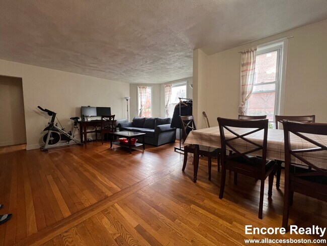 312 Tappan St unit 7D, Brookline, MA 02445 - photo 3