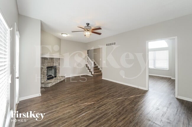 1611 Cooper Dr, Raymore, MO 64083 - photo 4