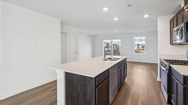 1393 Oakfield Ln, Pingree Grove, IL 60140 - photo 5