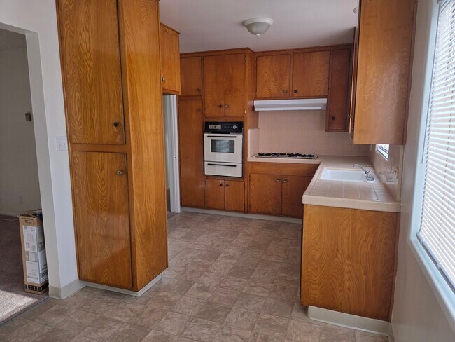 641 Border Ave unit 4, Torrance, CA 90501 - photo 7