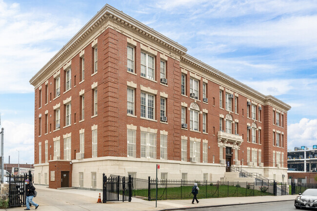 Your kids will enjoy learning in the inspiring atmosphere of P.S. 9.