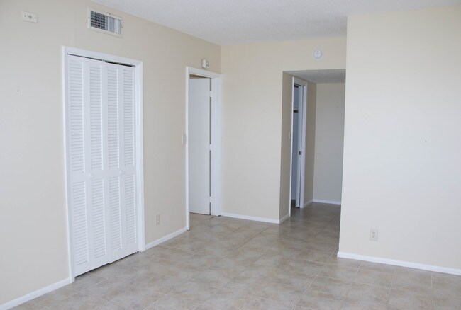 2801 N Palm Aire Dr unit 502, Pompano Beach, FL 33069 - photo 5