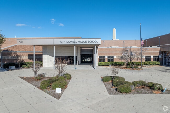 Dowell Middle School serves students from 6th-8th grade.