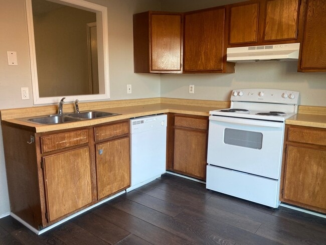 294 Tinker Hill Cove unit B, Jackson, TN 38305 - photo 2