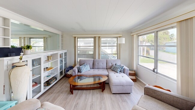 1100 University Pkwy unit 58, Sarasota, FL 34234 - photo 2