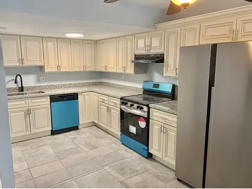 811 Vouray Dr, Kenner, LA 70065 - photo 1