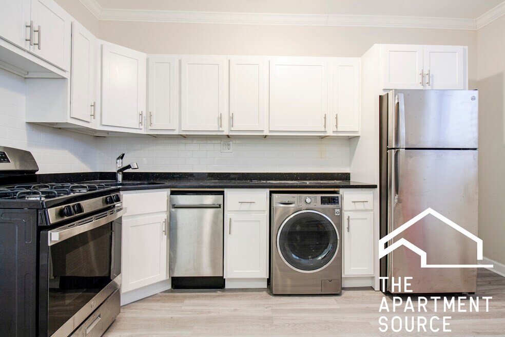 730 W Roscoe St unit 1N, Chicago, IL 60657 - photo 1