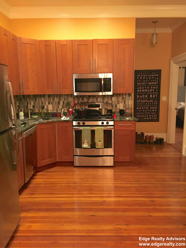 70 Morse St Unit 1, Watertown, MA 02472