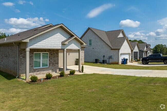 With the strong increase in population in the Huntsville area many new homes have been built.