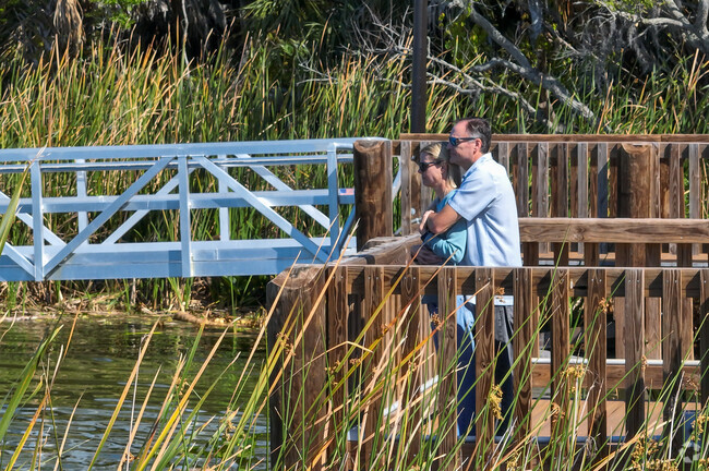 Clarcona offers scenic relaxing views along Lake Apopka.