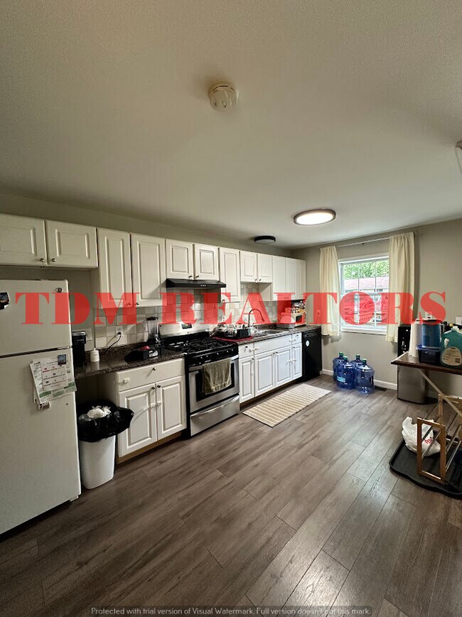 2121 Christner St, Burton, MI 48519 - photo 2