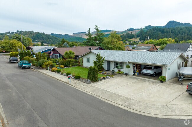 Fair Oaks homes offer a blend of modern comfort and small-town charm for peaceful living.