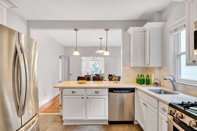 558 Washington St unit 2, Boston, MA 02111 - photo 3