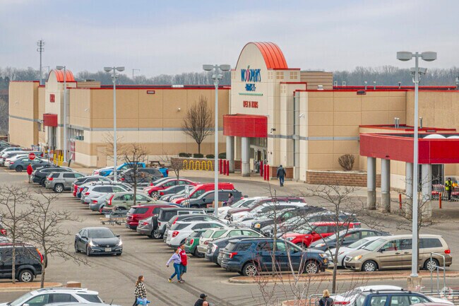 Orchard Ridge also has access to a nearby Woodman's Grocery Store.