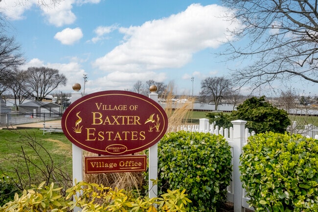 Baxter Estates prides itself on being a family friendly community along the Manhasset Bay.