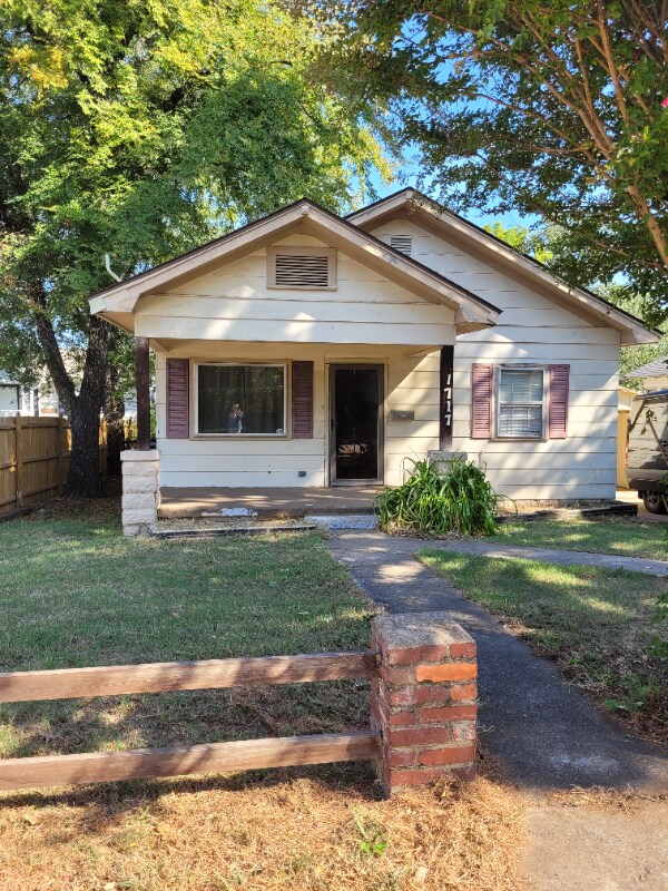 1717 S W St, Fort Smith, AR 72901