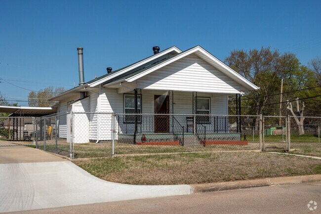 Nice 20's style Home in the Zeigler Neighborhood
