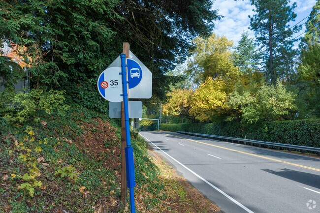 Bus stops along Highway 43 offer Dunthorpe residents an easy way to get around.
