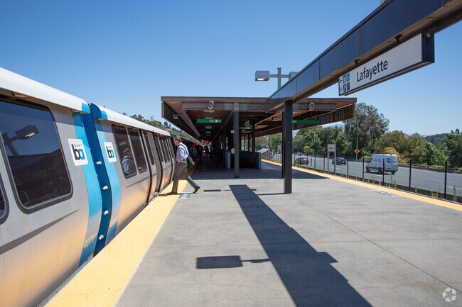 BART stations in Lafayette and Walnut Creek are close by for commuting Rossmoor residents.