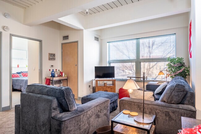 Park Terrace West Apartments - Location is Everything!, Madison, WI 53715 - photo 4