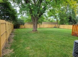 30W637 Whispering Winds Dr, Naperville, IL 60563