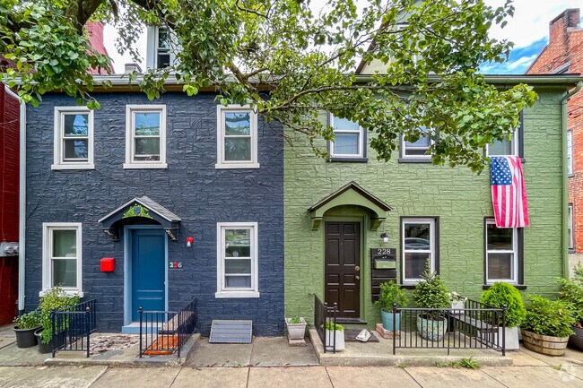 The Stadium District is full of beautiful historic homes.