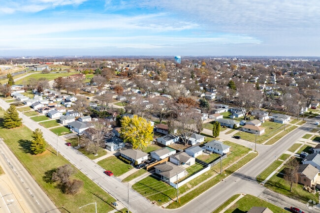 Alabar Hills is a dense and walkable suburban neighborhood.