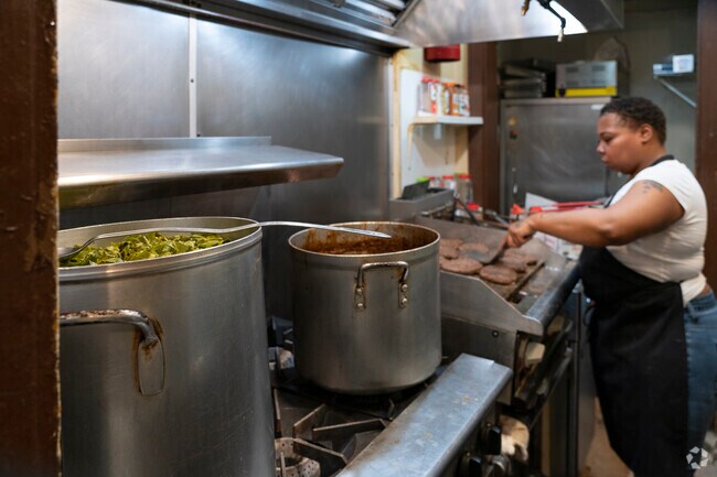 Find your new favorite soul food at Jasmine's Cafe near Sandusky.