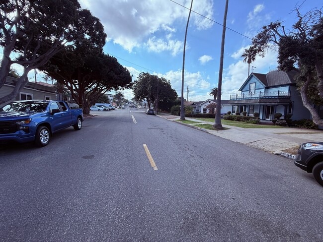 323 S Francisca Ave unit B, Redondo Beach, CA 90277 - photo 2